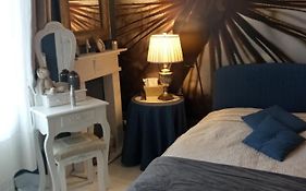 Chambre Bounty, B&B, Cuisine Privee, Lit Queen Size, Terrasse, Parking, Garage